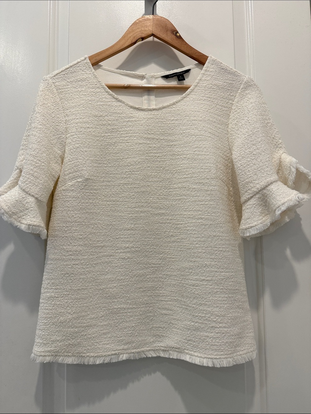 Banana Republic Cream Textured Ruffle Sleeve Top